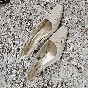 Bandolin Ladies Leather Heels Sz 9